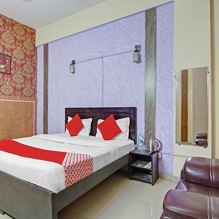Hotel O Glorious Stayz Нойда Экстерьер фото