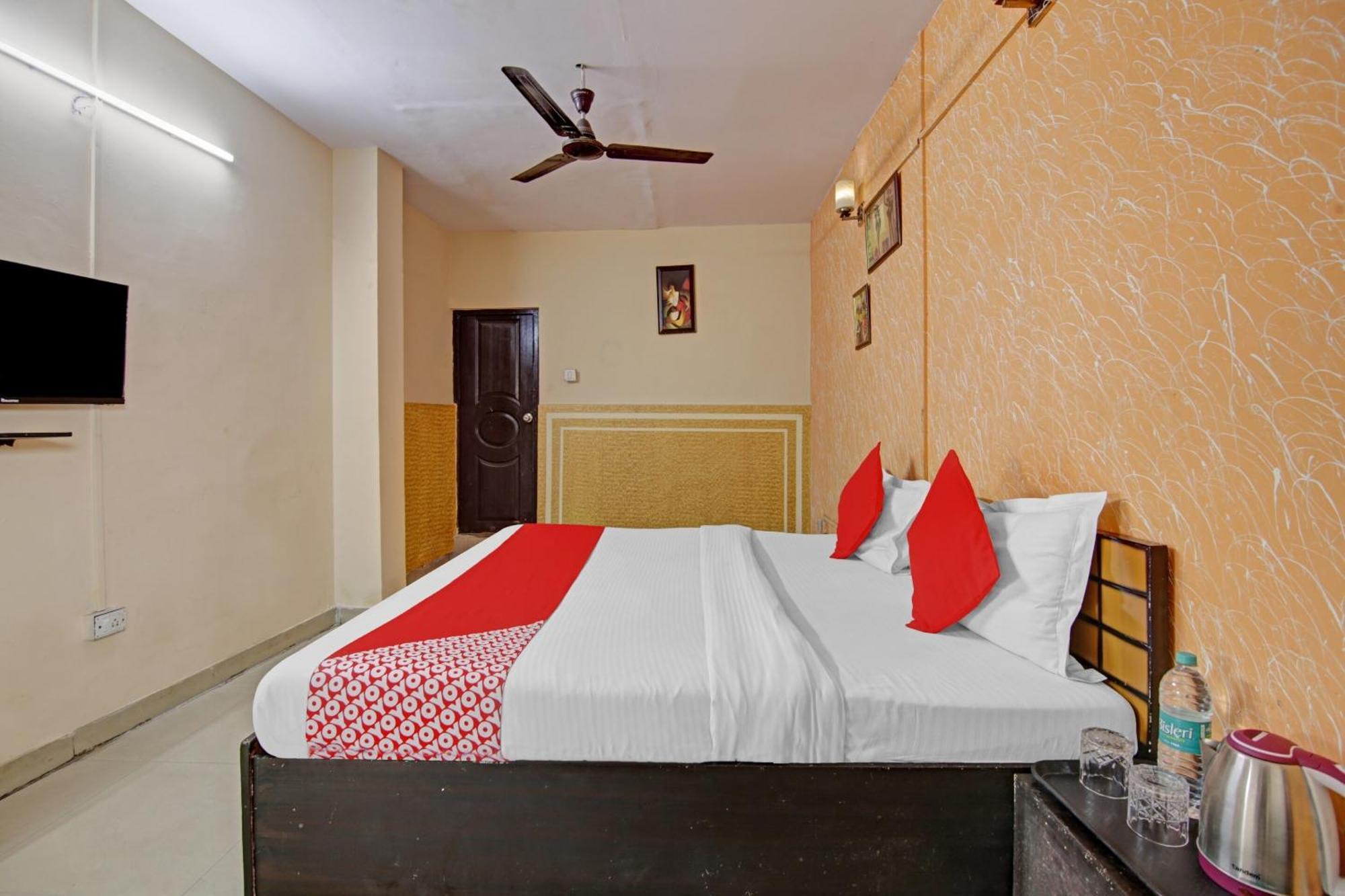 Hotel O Glorious Stayz Нойда Экстерьер фото