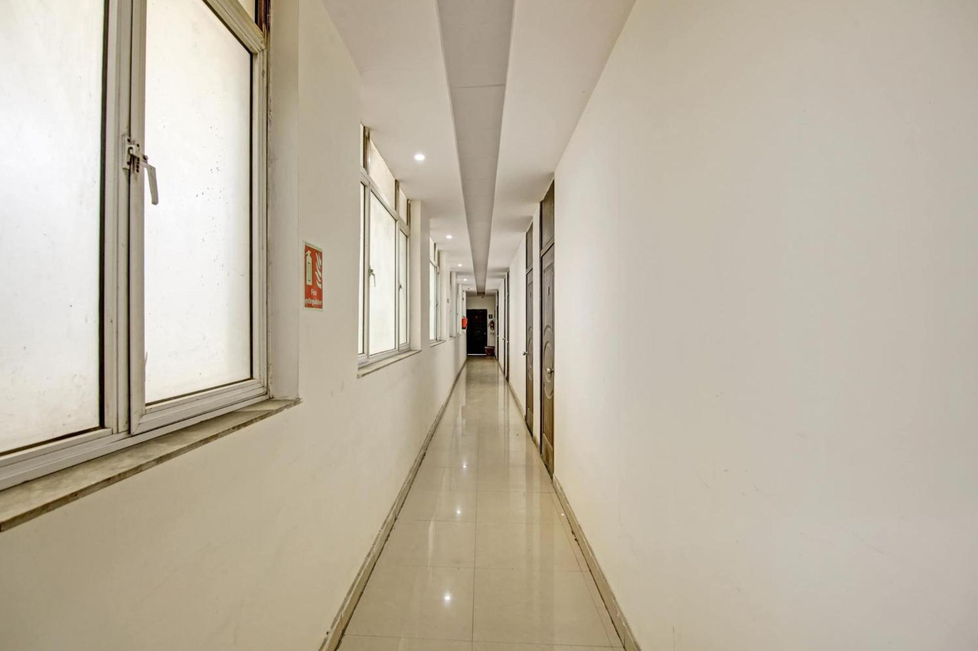 Hotel O Glorious Stayz Нойда Экстерьер фото