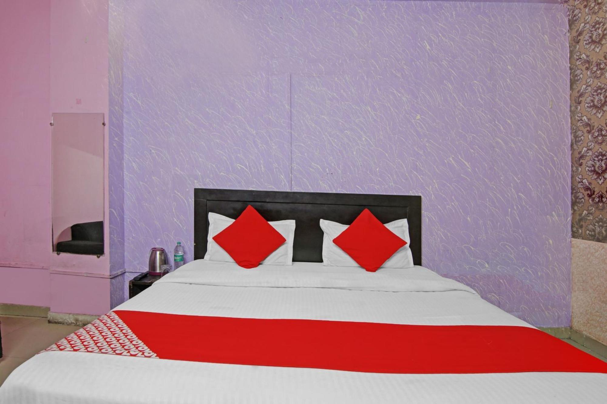 Hotel O Glorious Stayz Нойда Экстерьер фото